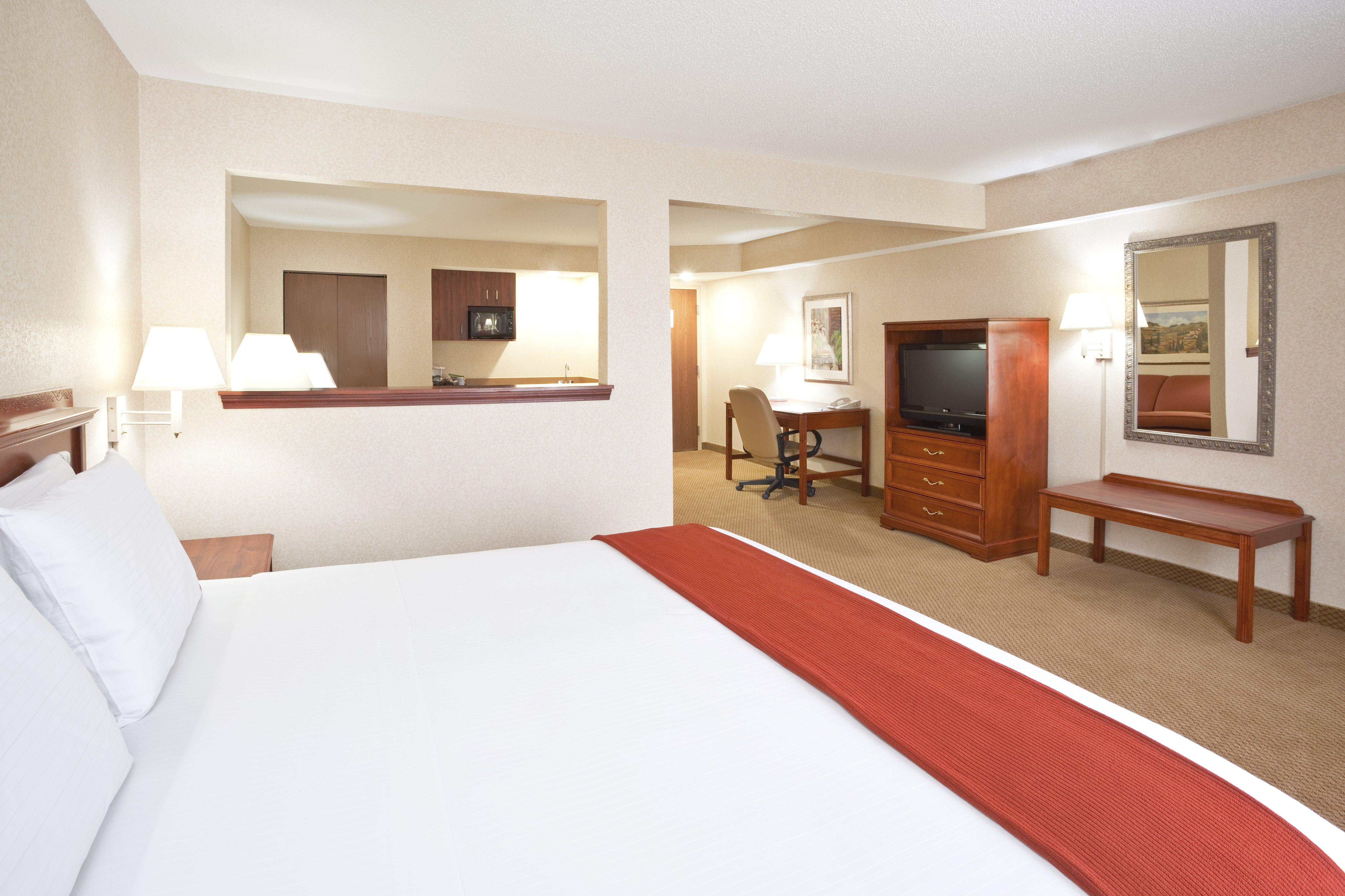 Express & Bowling By Ihg Hotel