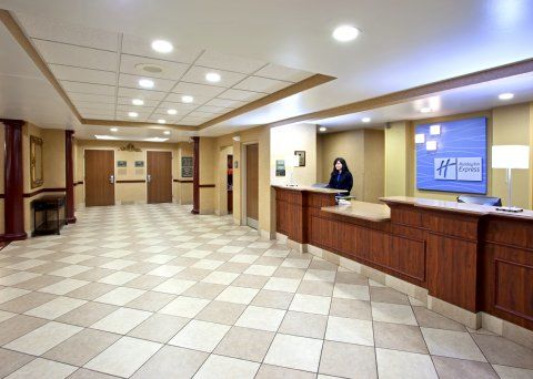 Hotel Express & Bowling By Ihg 2*