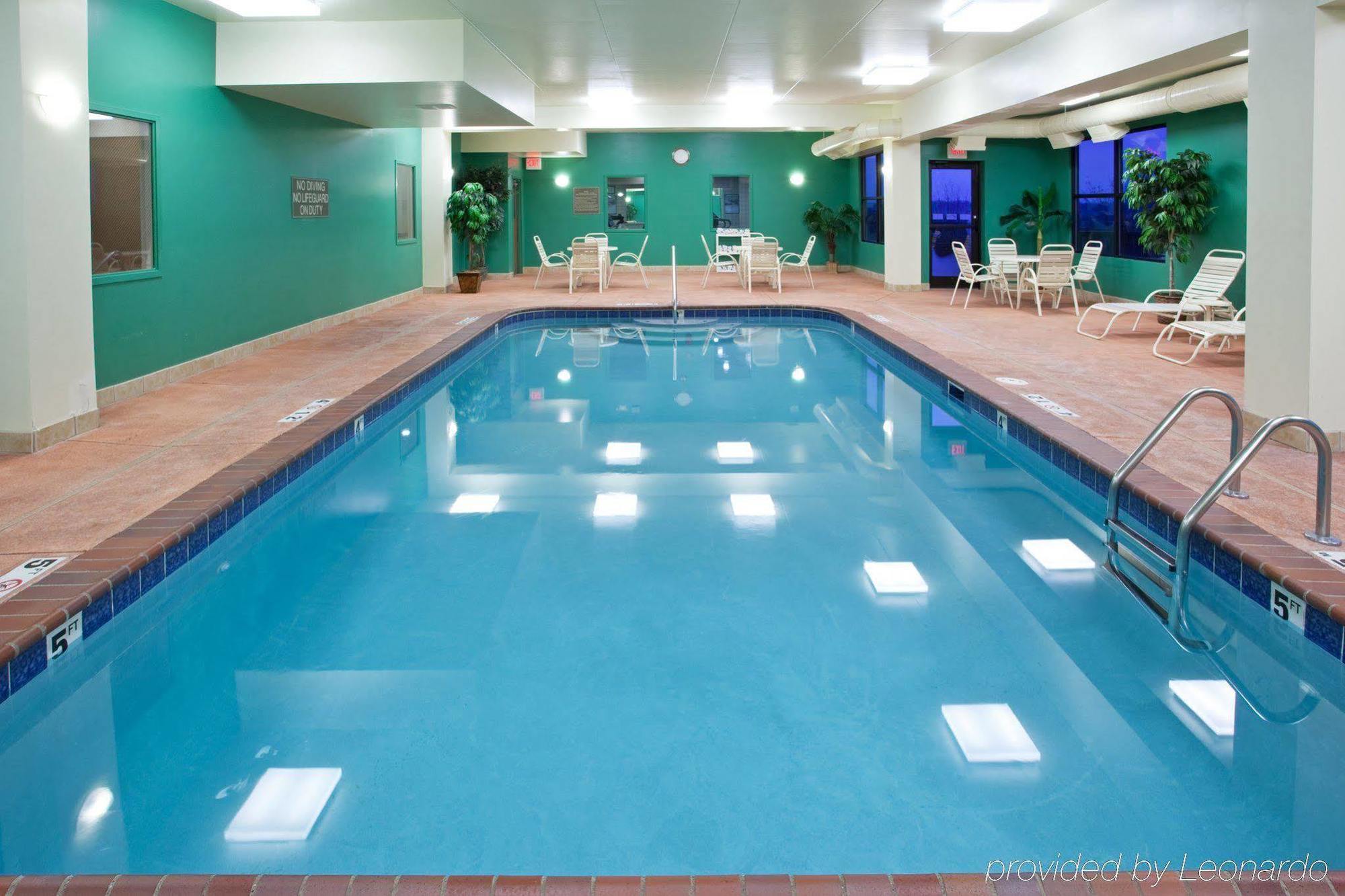 Hotel Express & Bowling By Ihg Bowling Green