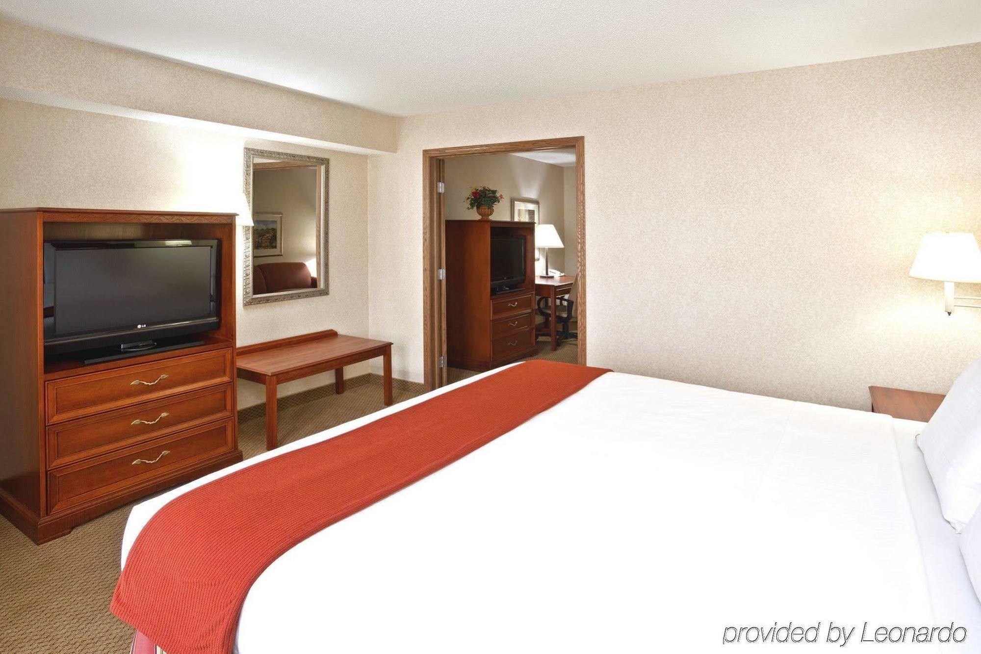 Express & Bowling By Ihg Bowling Green