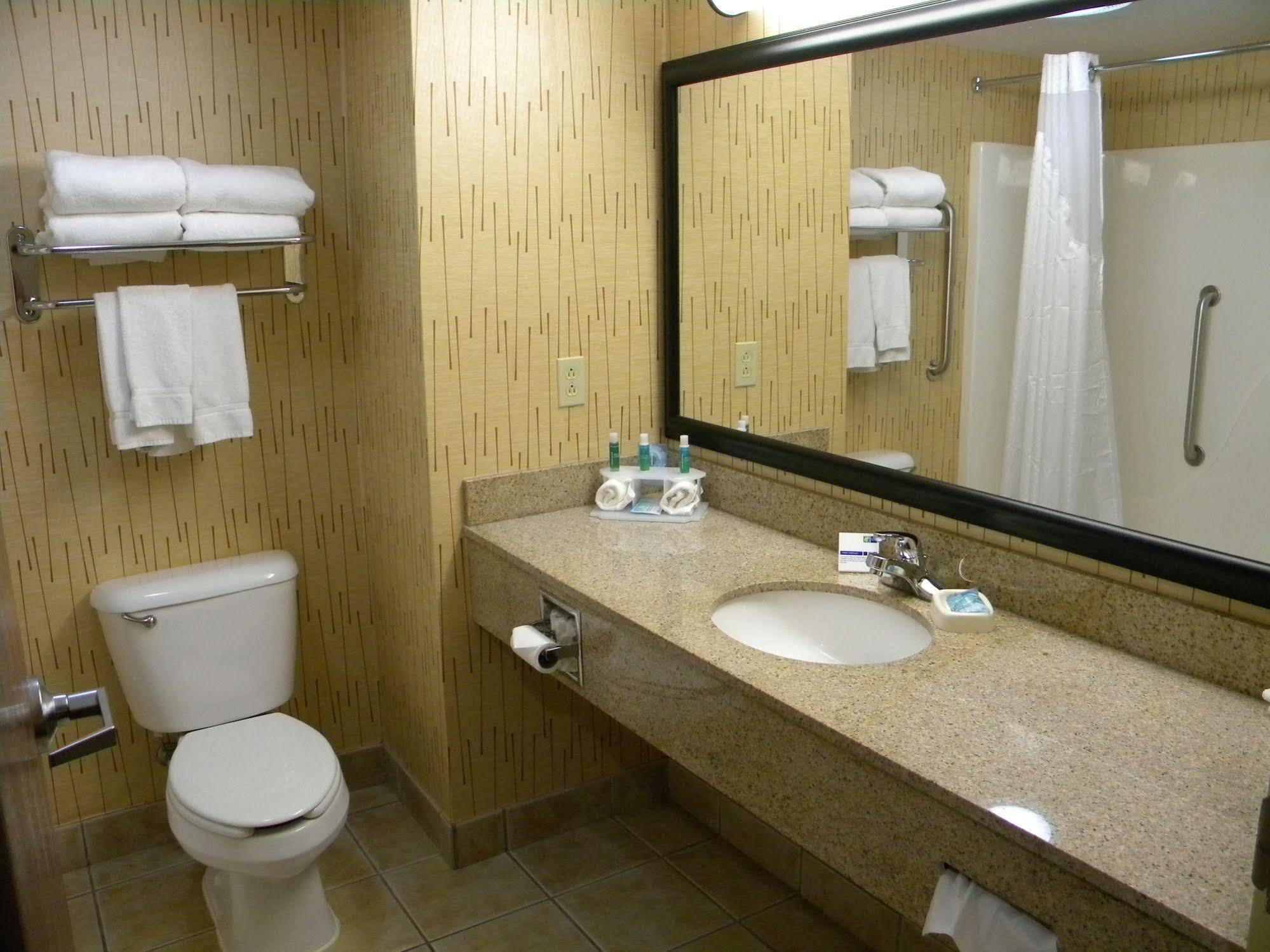 Hotel Express & Bowling By Ihg Bowling Green